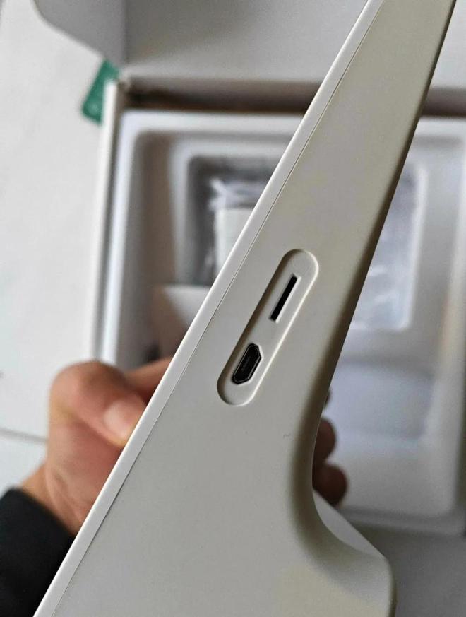 箱内置低音炮与电池还有4G网络版凯发k8网站60元的7寸智能音(图5)