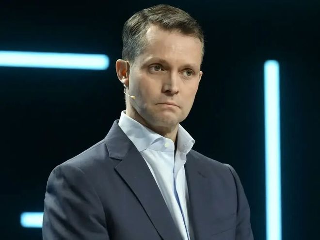 质疑：内存涨价太多苹果着手调查部分iPhone 17 Pro褪色凯发一触即发理想回应MEGA 行驶中起火车主发声雷军谈K90定价(图16)