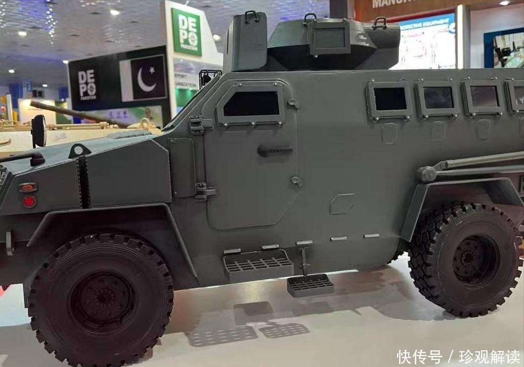 战一触即发30架国产K8攻击机出动教训数万叛军AG凯发K8国际阿拉伯民兵屠城暴行震惊各方大(图3) 战一触即发30架国产K8攻击机出动教训数万叛军AG凯发K8国际阿拉伯民兵屠城暴行震惊各方大(图3)